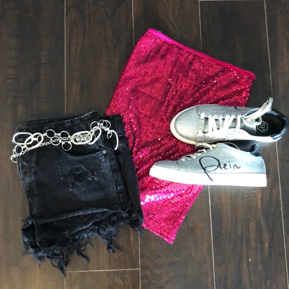 Sequinned and stretchy tube top